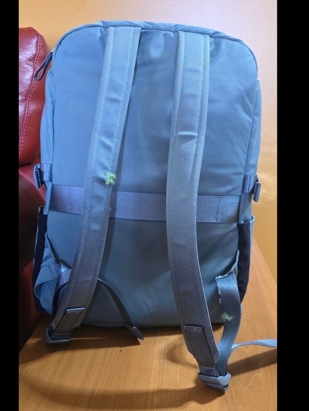 Lululemon Crew Backpack in light green/sage 22L - Picture 5 of 14